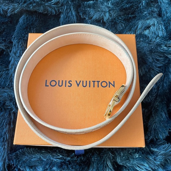 Louis Vuitton Damier Azur belt, size 90|36. Worn less than 5 times. - Picture 4 of 6